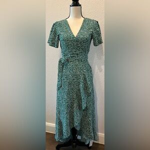 Size SMALL green and white patterned hi/lo wrap dress w/bow belt by CUPSHE. NWT!